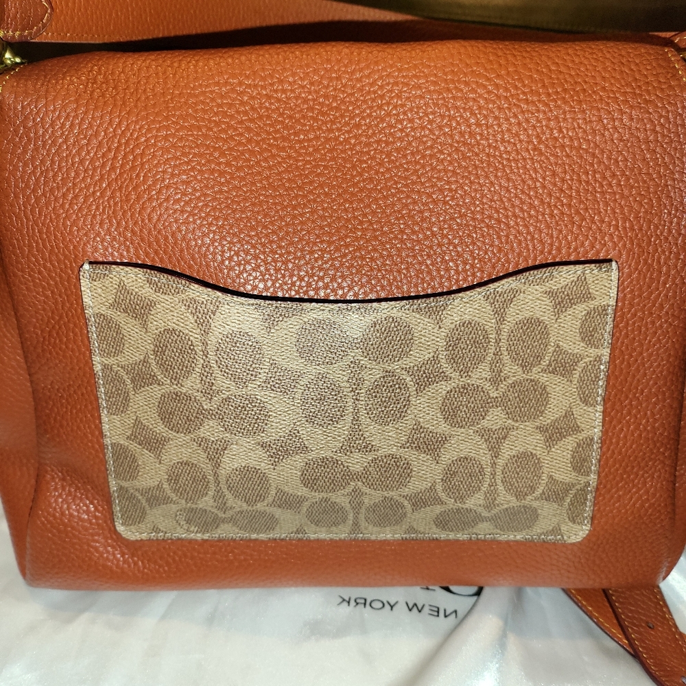 100% Authentic leather Coach - Picture 3 of 5